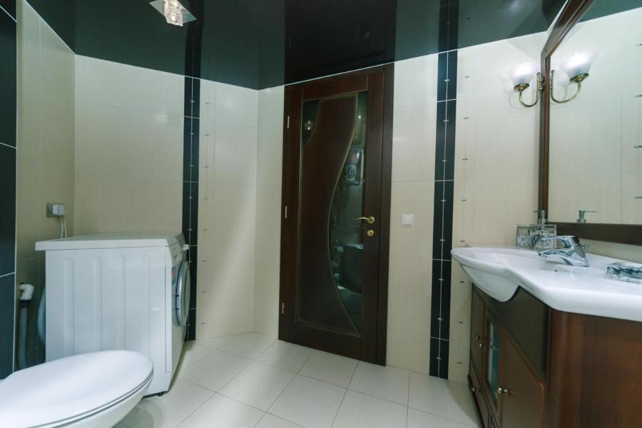 Stylish Two-Level Flat 2 Min From Khreschatyk เคียฟ ภายนอก รูปภาพ