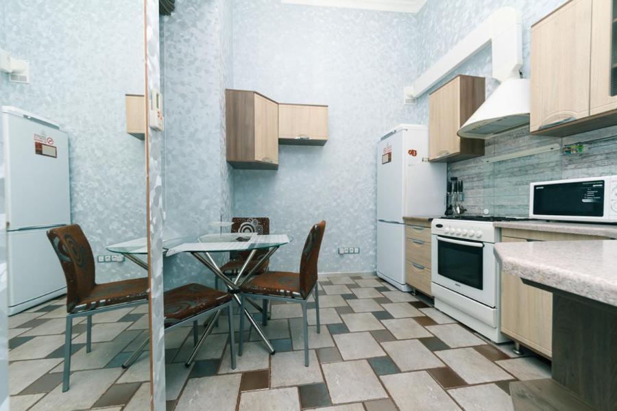 Stylish Two-Level Flat 2 Min From Khreschatyk เคียฟ ภายนอก รูปภาพ