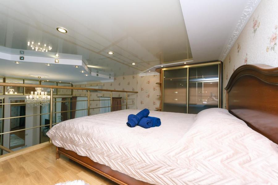 Stylish Two-Level Flat 2 Min From Khreschatyk เคียฟ ภายนอก รูปภาพ