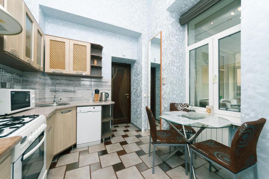Stylish Two-Level Flat 2 Min From Khreschatyk เคียฟ ภายนอก รูปภาพ