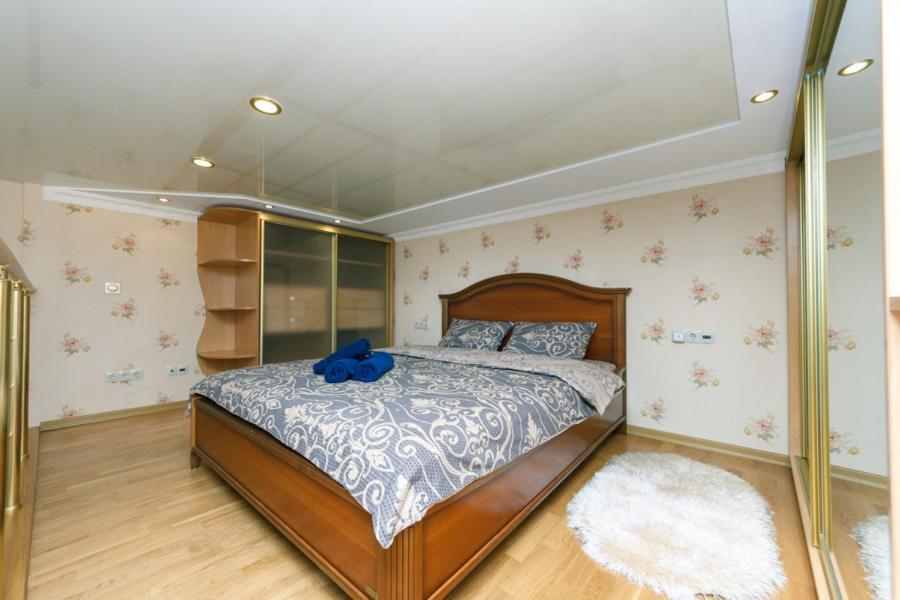 Stylish Two-Level Flat 2 Min From Khreschatyk เคียฟ ภายนอก รูปภาพ